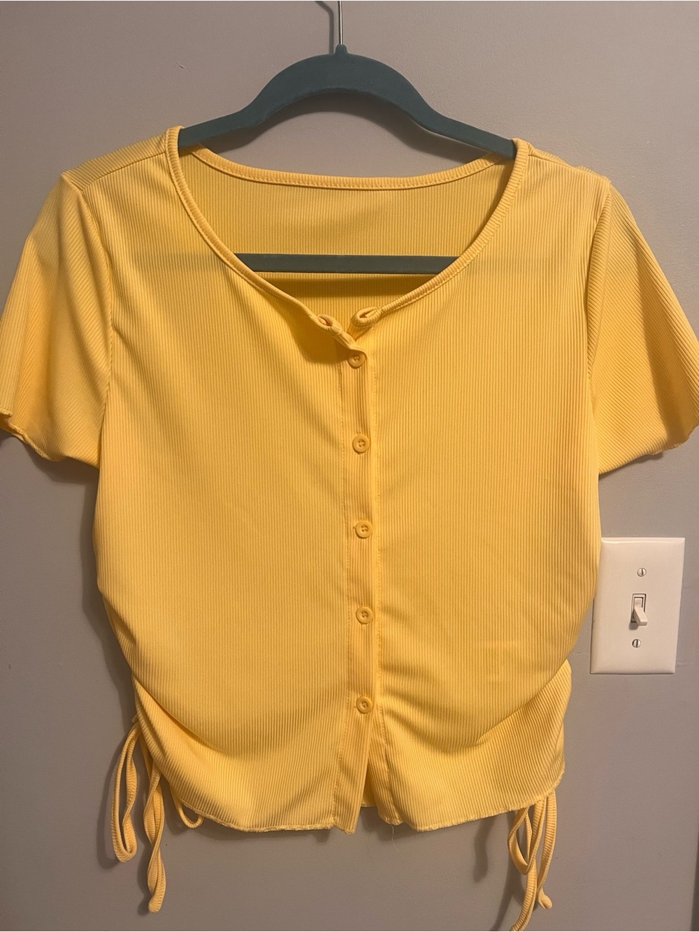 SHEIN Yellow Ribbed Button-Front Short Sleeve Top with Side Ties